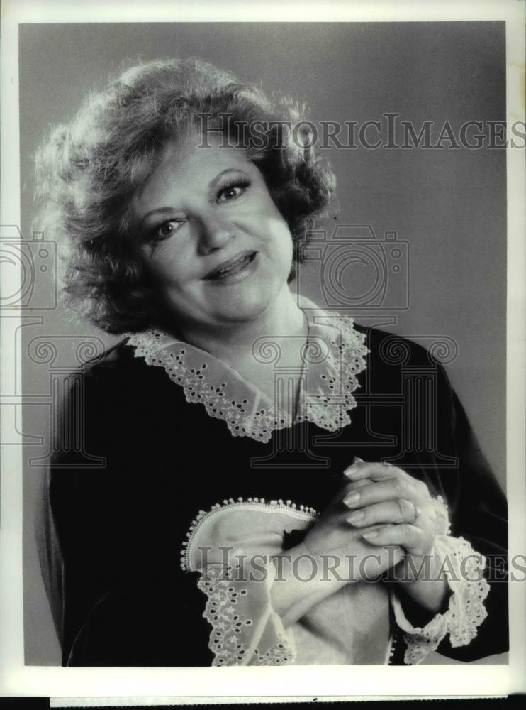 1974 Press Photo Hermione Baddeley stars in Maude TV show - cvp35396 - Historic Images