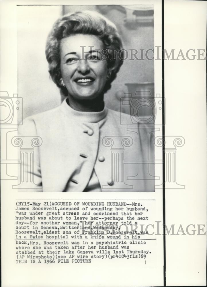 1969 Press Photo Mrs. James Roosevelt Accused of Wounding Her Husband - Historic Images