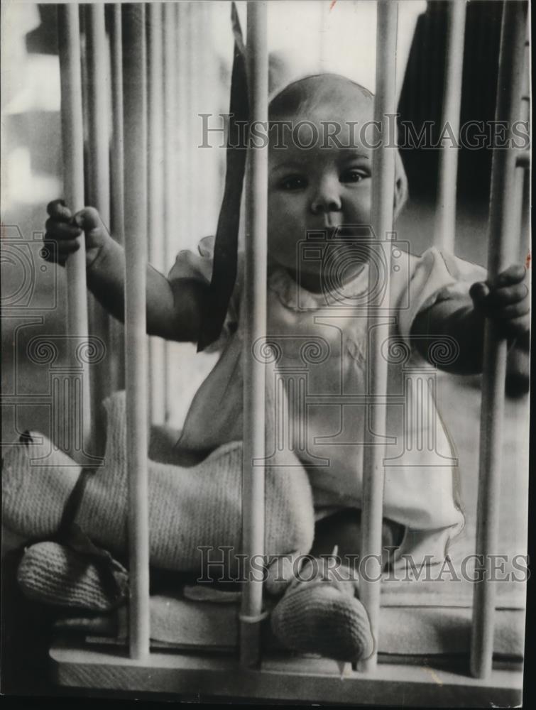 1938 Press Photo Princess Beatrix Wilhelmina Armgaard in her crib - Historic Images
