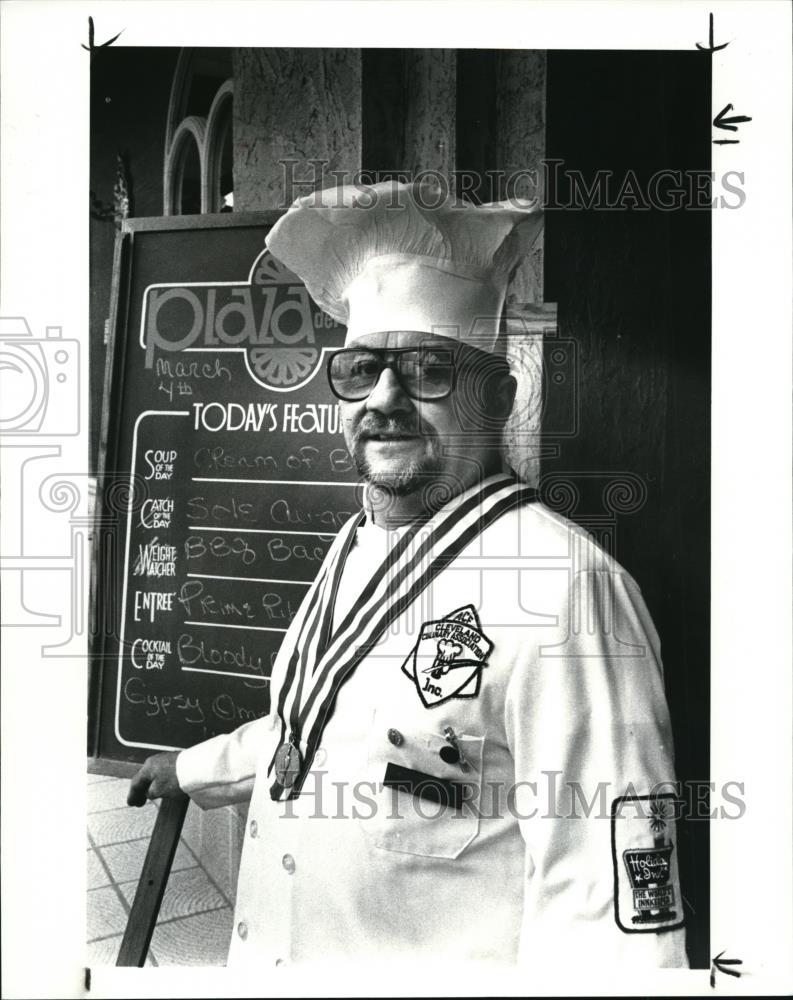 1985 Press Photo Chef Rudy Soeder of Holiday inn - Historic Images