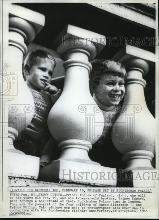 1966 Press Photo Prince Andrew & brother Prince Edward at Buckingham Palace - Historic Images