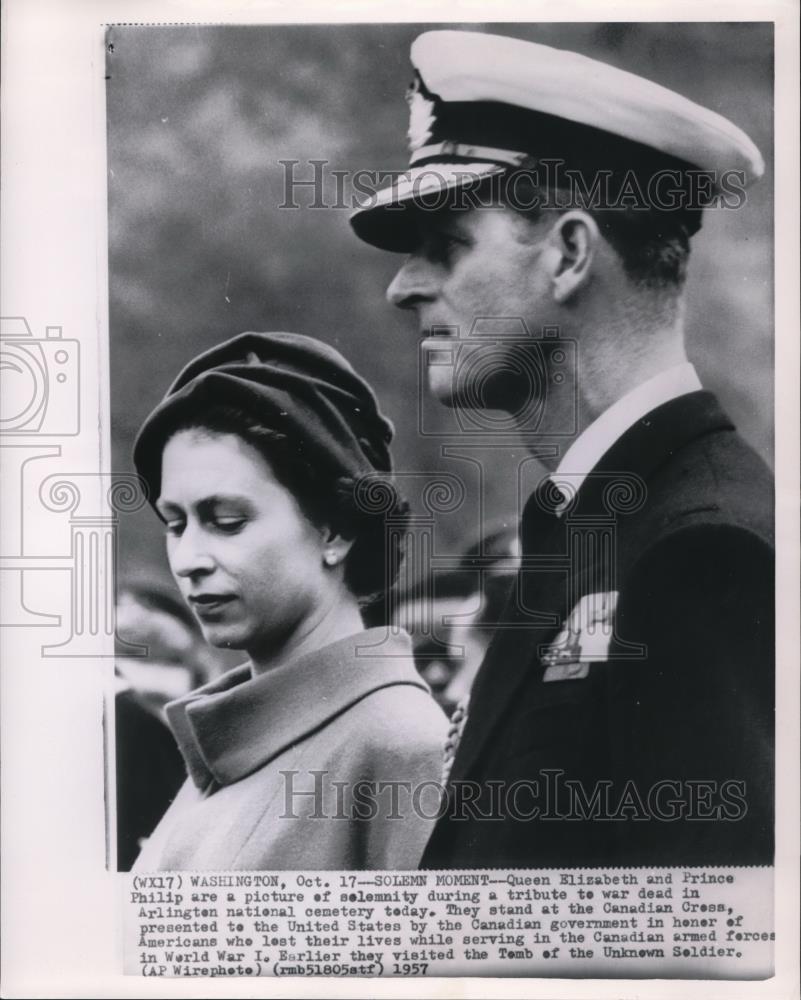 1957 Press Photo Queen Elizabeth &amp; Prince Philip in Arlington National cemetery - Historic Images