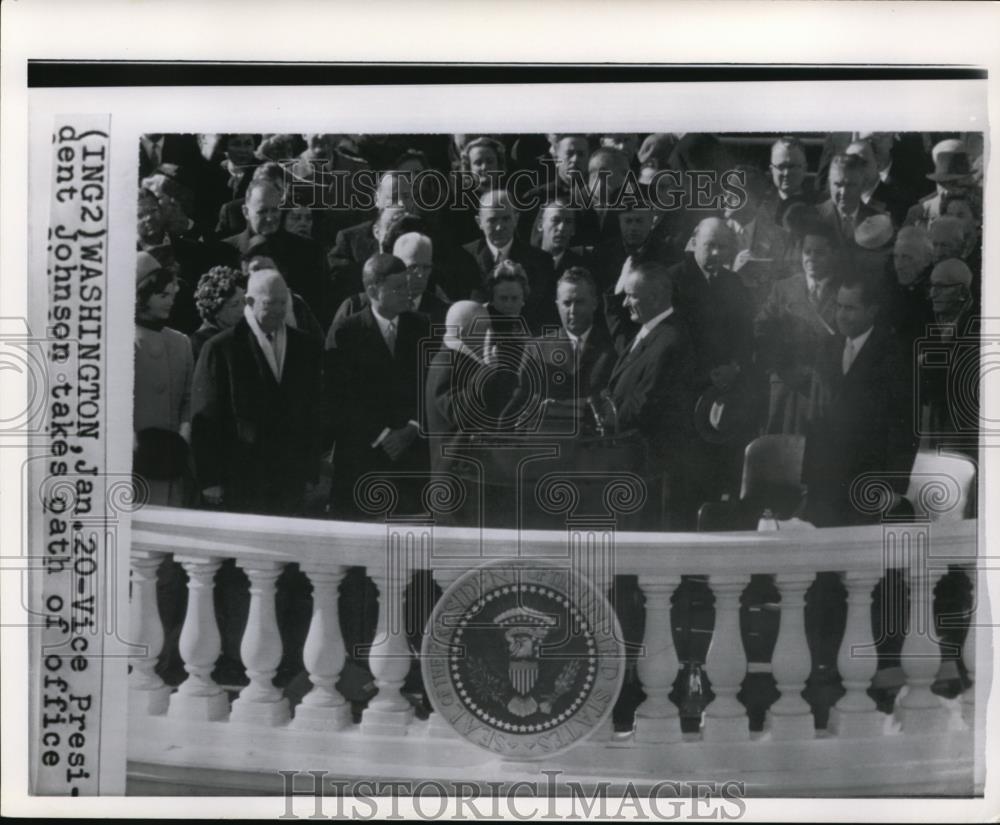 1961 Press Photo Vice President Lyndon Johnson Oath of Office - Historic Images