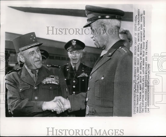 1949 Press Photo Bradley greets French Chief of Staff Lt. Gen.George Revers - Historic Images