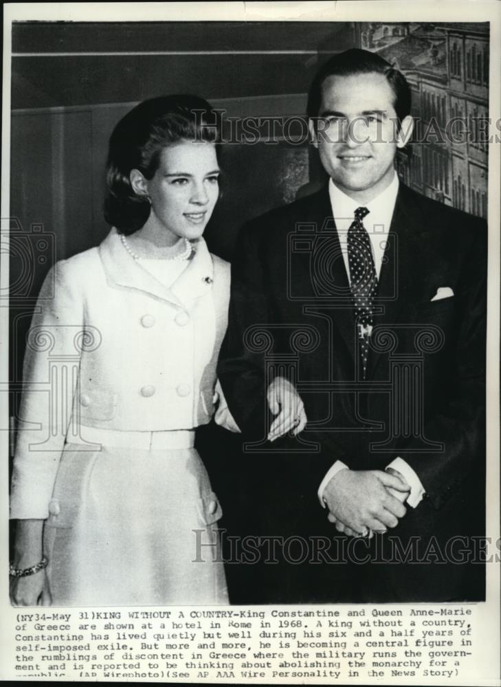 1968 Press Photo King Constantine &amp; Queen Anne-Marie of Greece in hotel in Rome - Historic Images