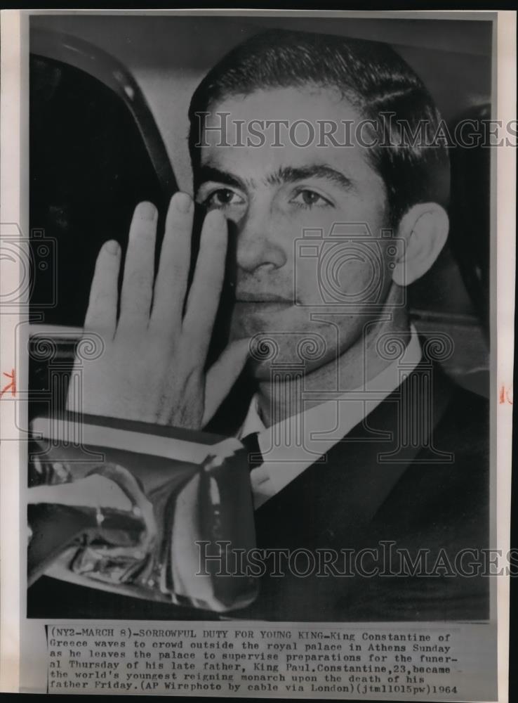 1964 Press Photo King Constantine of Greece Waves the Crowd in Athens - Historic Images