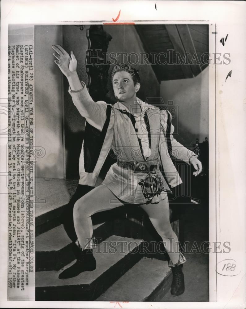 1957 Press Photo John Barrymore playing Shakespeare - cvw00443 - Historic Images