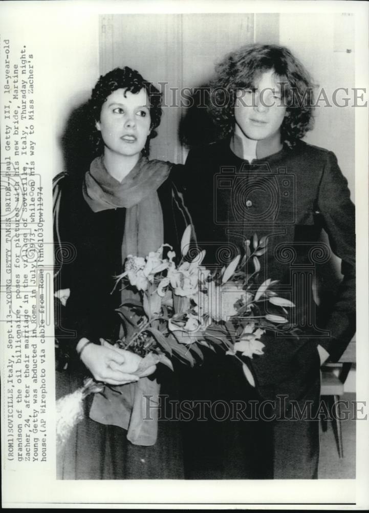 1974 Press Photo Paul Getty Poses with Martine Zacher HIs New Bride - Historic Images