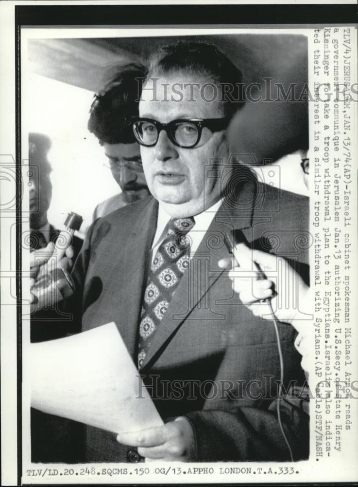 1974 Press Photo Michael Arnon, Israeli Cabinet spokesman - Historic Images