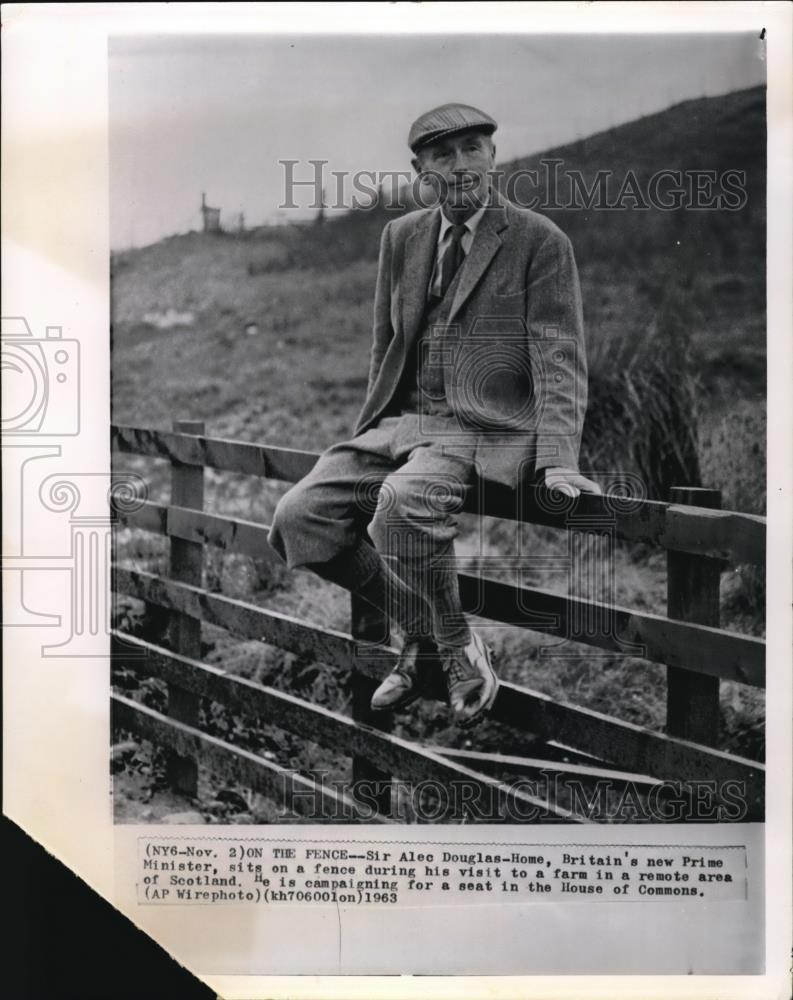 1963 Press Photo British Prime Minister Sir Alec Douglas-Home in Scotland - Historic Images