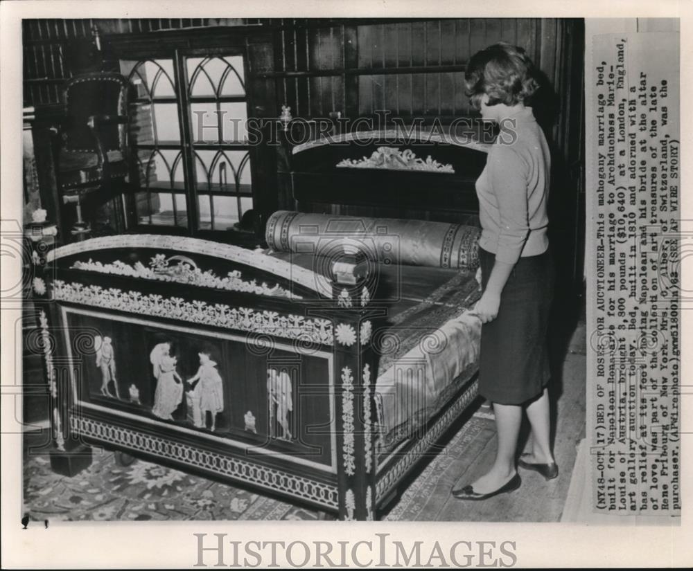1933 Press Photo The Napoleon Bonaparte's Bed - Historic Images