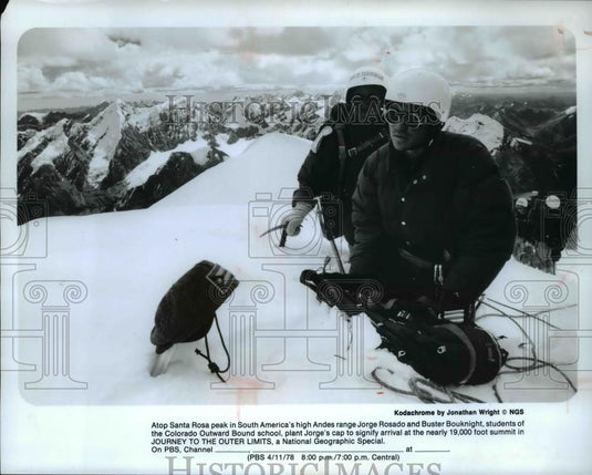 1978 Press Photo Jorge Rosado Buster Bouknight on Journey to the Outer Limits - Historic Images