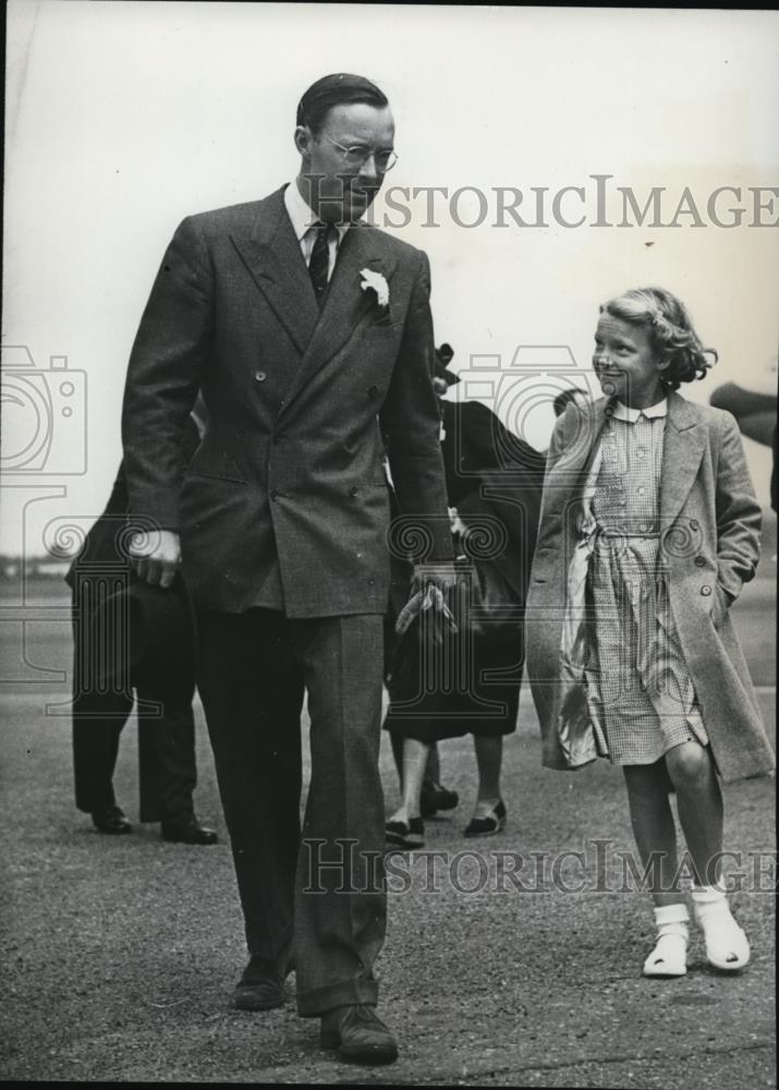 1950 Press Photo Princess Irene arrived in London with father Prince Bernhard - Historic Images