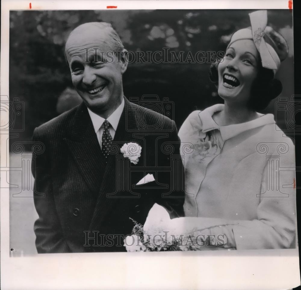 1963 Press Photo Viscount Astor and his bridge, Bronwen Pugh, a former model - Historic Images