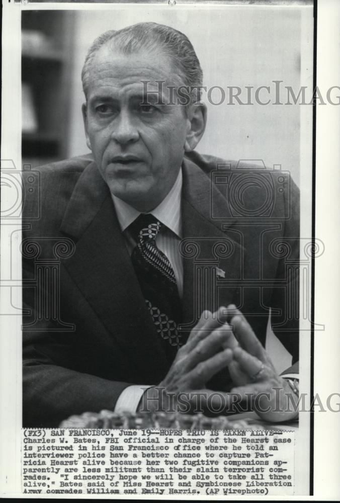 1974 Press Photo Charles W. Bates an FBI Official In Charge - Historic Images