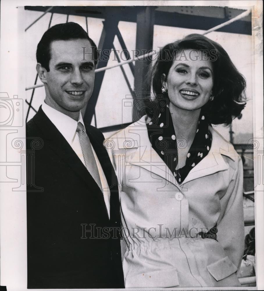 1963 Press Photo Actress Suzy Parker and actor Bradford Dillman - Historic Images