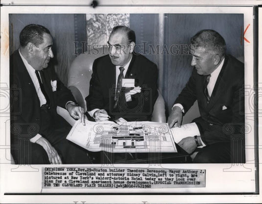 1960 Press Photo Erieview urban renewal project talk in Hotel Waldorf-Astoria - Historic Images