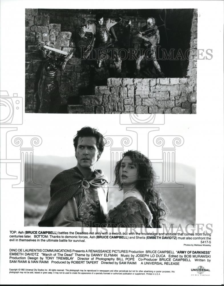 1993 Press Photo Bruce Campbell and Embeth Davidtz star in Army of Darkness - Historic Images