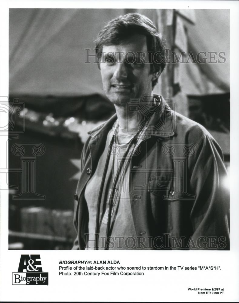 1997 Press Photo Alan Alda in M*A*S*H - cvp32598 - Historic Images