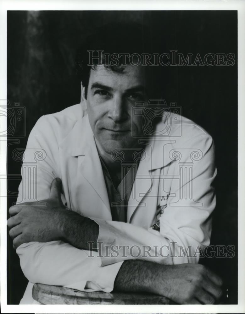 Undated Press Photo Many Patinkin in Chicago Hope - cvp41038 - Historic Images
