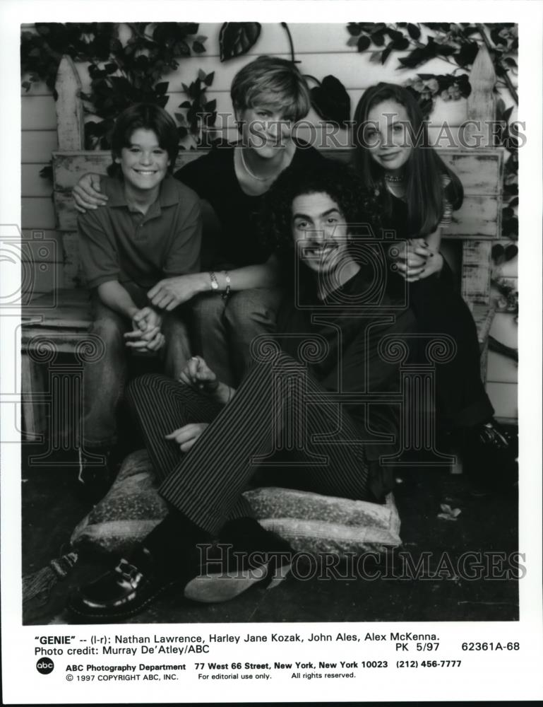 1997 Press Photo Nathan Lawrence, Harley Jane Kozak, John Ales in Genie - Historic Images