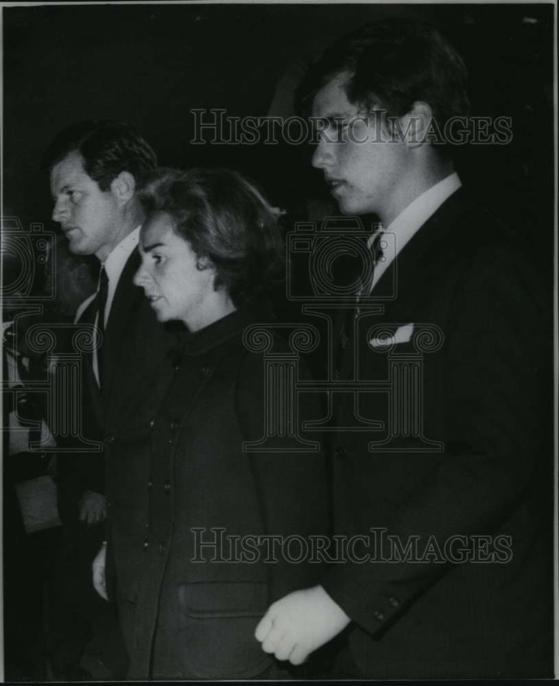 1968 Press Photo Senator Edward Kennedy, Mrs. Robert Kennedy and Joseph Kennedy - Historic Images