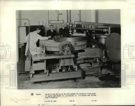 1935 Press Photo Grinding & Polishing 80 Inch Mirror for McDonald Observatory - Historic Images