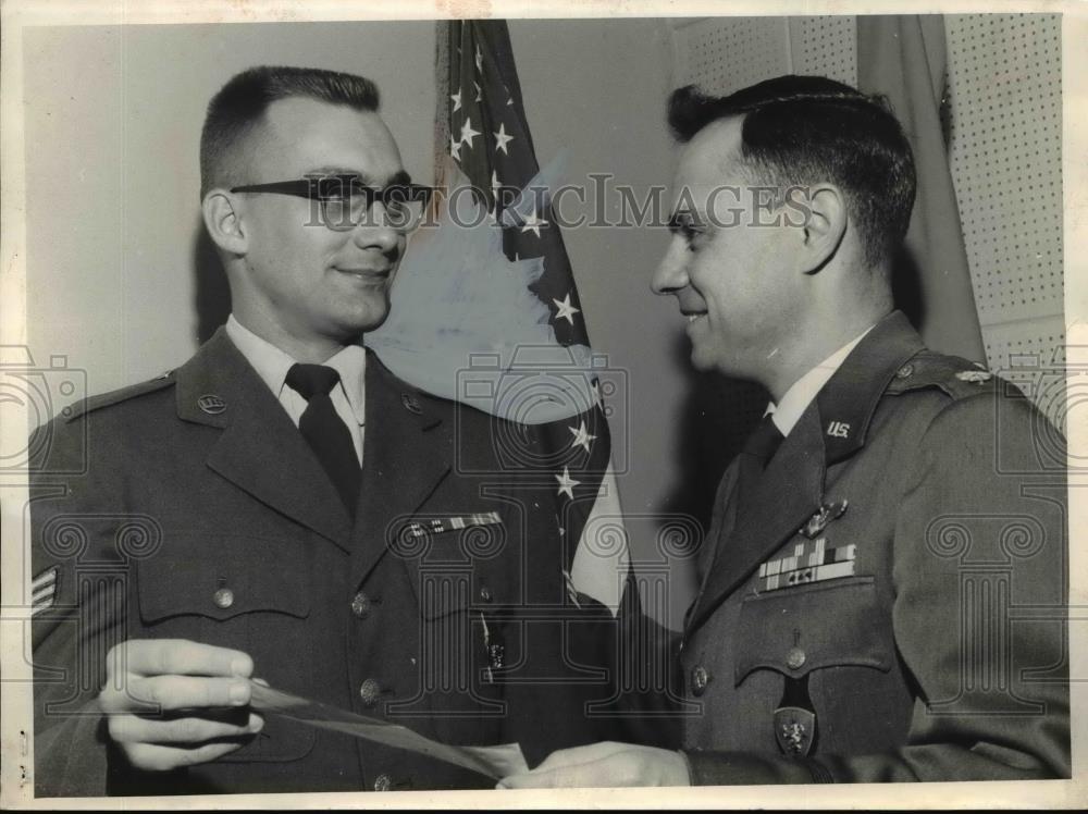 1961 Press Photo U.S. Military Officials Donald S. Bonem, John LaRe - nee69252 - Historic Images