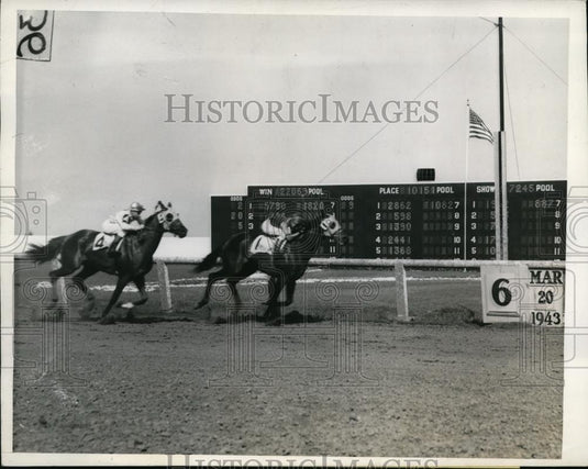 1943 Press Photo San Francisco Florizan Beau wins vs Thats Put In - nes30274 - Historic Images