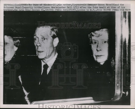 1952 Press Photo Duke of Windsor & Dowager Queen Mayer in Car, London - Historic Images