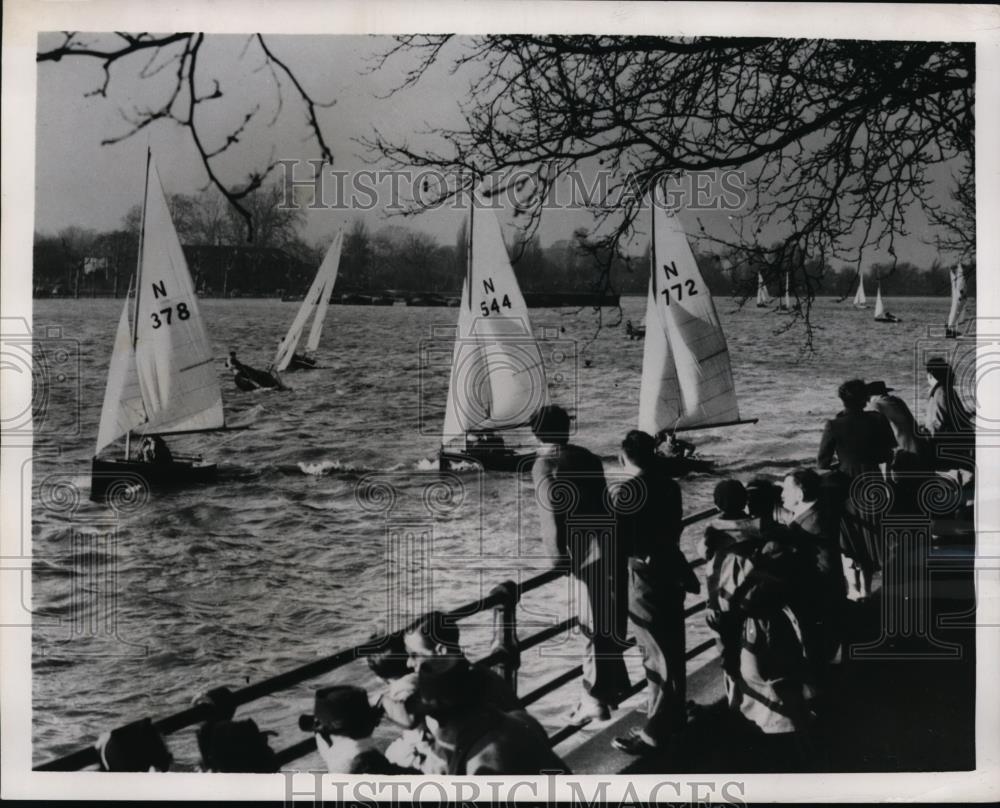 1961 Press Photo London Royal Thames Yacht club trophy sail race - nes30036 - Historic Images