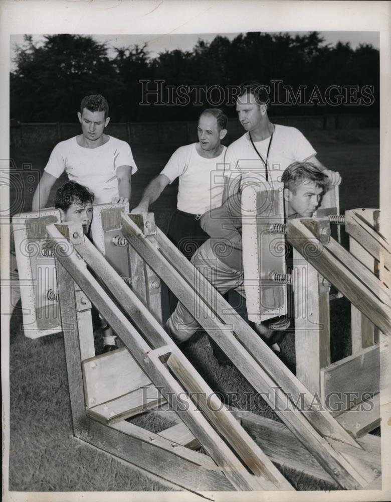 1945 Press Photo Atlanta Georgia, Georgia Tech Linemen, Luke Bowen, Bobby Dodd - Historic Images