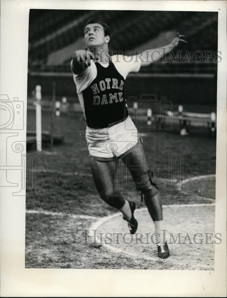 1938 Press Photo W Faymonville of Notre Dame throws discus - nes32090 - Historic Images