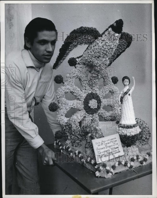 1969 Press Photo Nice, France Philippe Laurier & his pastry creation - Historic Images