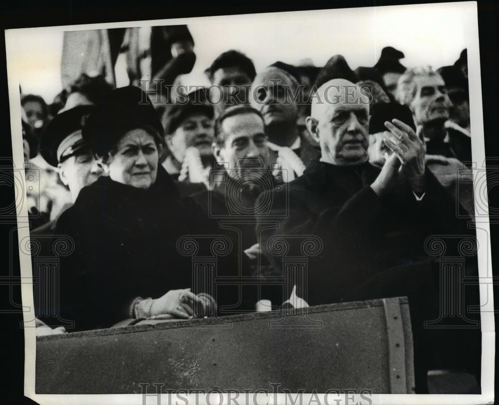 1970 Press Photo Former French President with wife Yvonne DeGaulle in 1968 - Historic Images