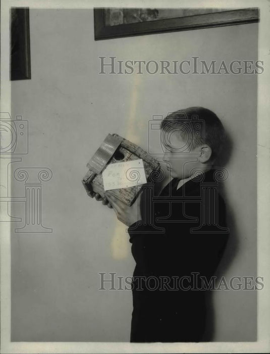 1921 Press Photo Blue Ribbob Bird House American Forestry Assn - nee70374 - Historic Images