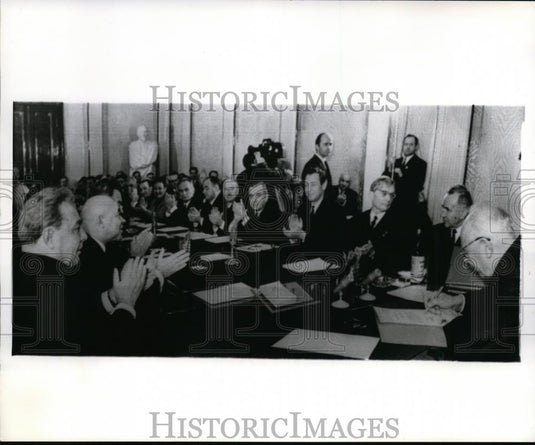 1969 Press Photo Moscow President Nikolai Podgorny signs bill ratifying treaty - Historic Images