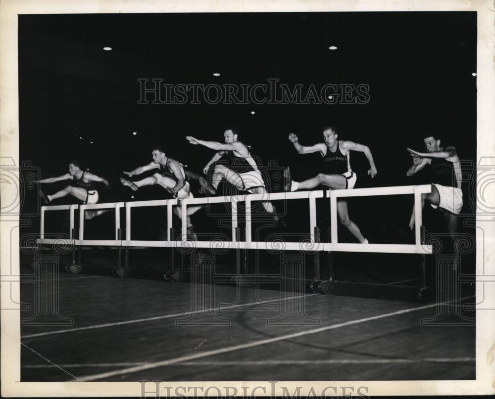 1945 Press Photo Metropolitan Championships open indoor track season - nes33826 - Historic Images