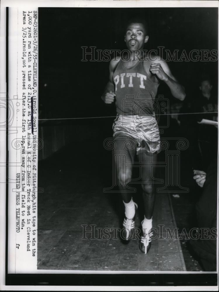 1955 Press Photo Cleveland Arnold Sowell Univ of Pittsburgh in 1000 yards - Historic Images