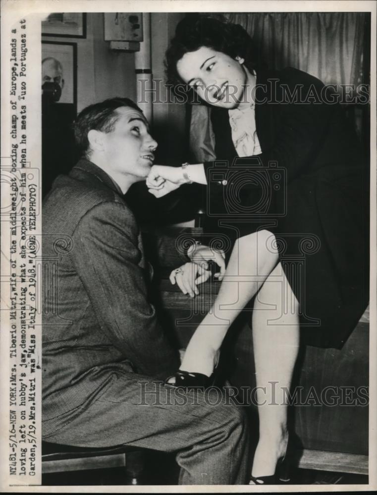 1950 Press Photo NYC Mrs Tiberio Mitri wife of boxer with her husband - Historic Images