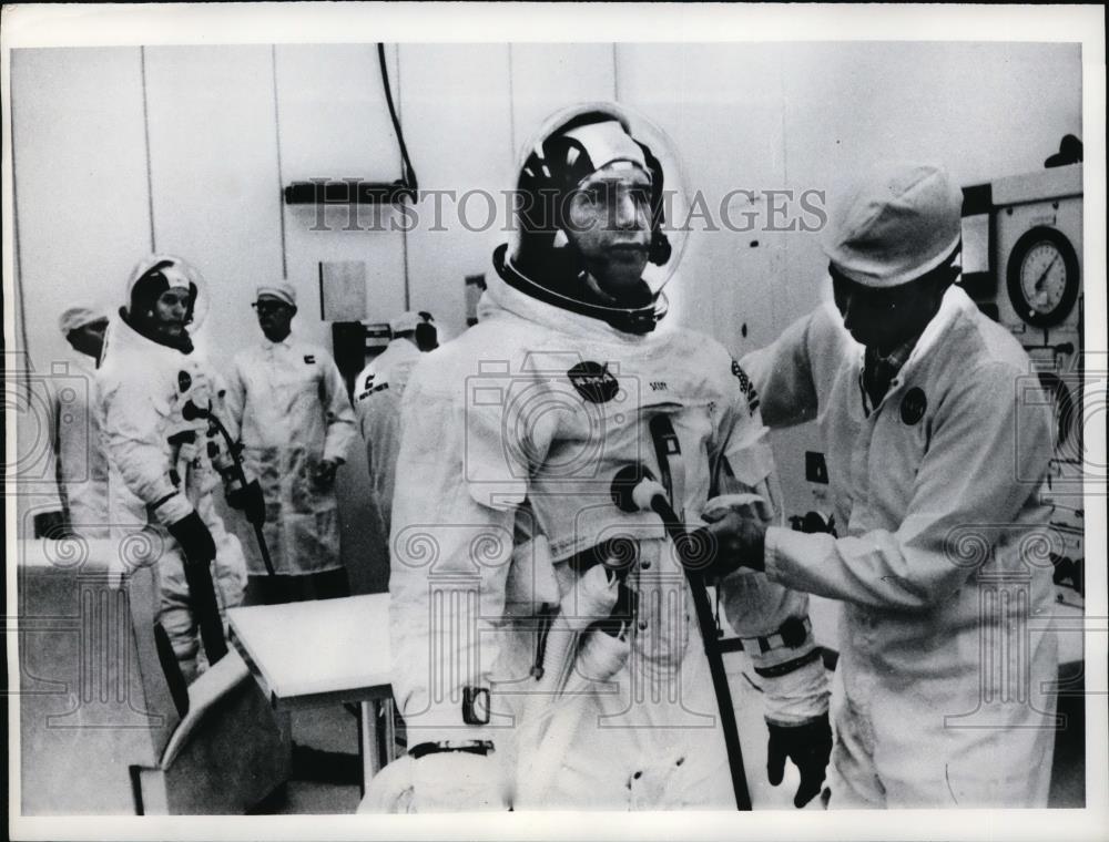 1969 Press Photo Russell Schweikart aided by technician James McNair - nee72862 - Historic Images