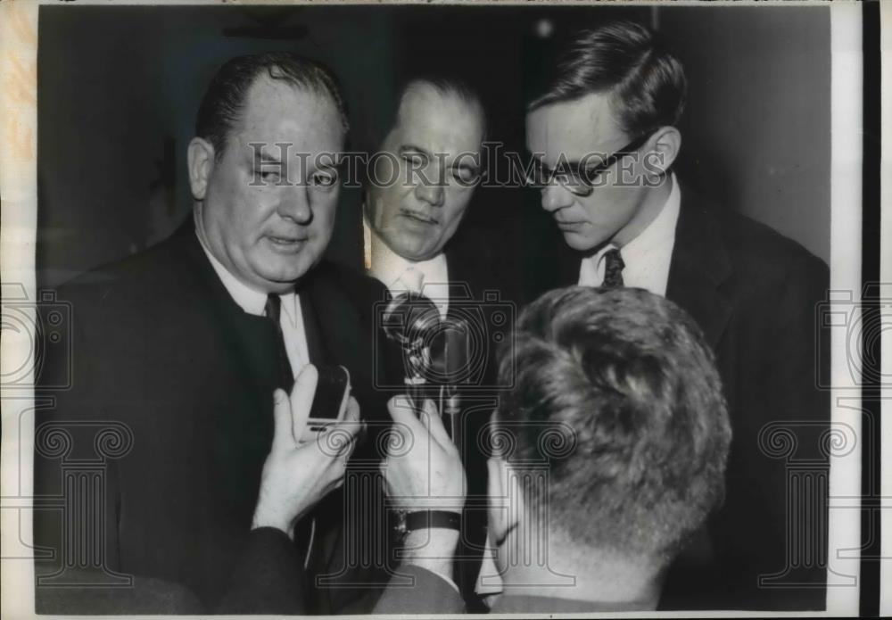 1960 Press Photo T Keith Glennan Director of NASA & Rep Victor Anfuse & Reporter - Historic Images