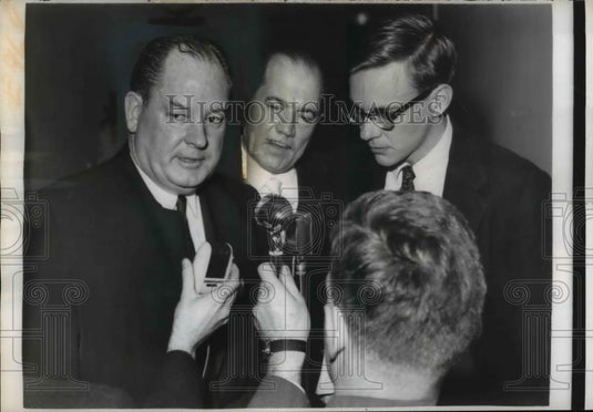 1960 Press Photo T Keith Glennan Director of NASA & Rep Victor Anfuse & Reporter - Historic Images