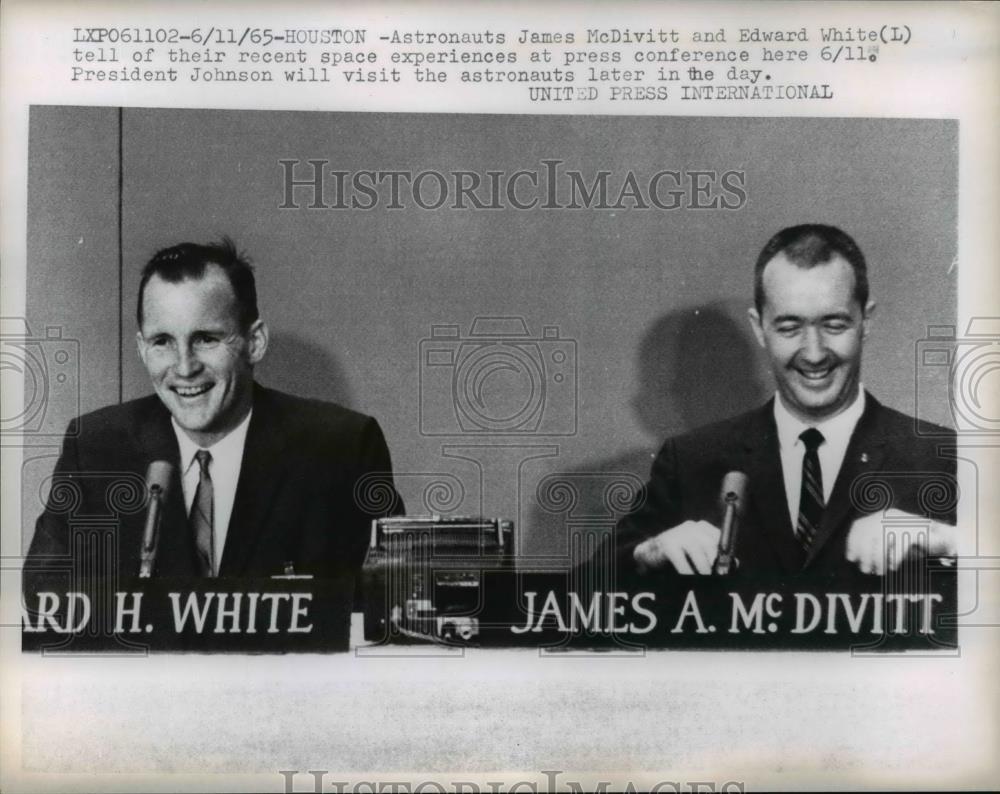 1965 Press Photo Astronauts Edward H White & James McDivitt at Press Conference - Historic Images