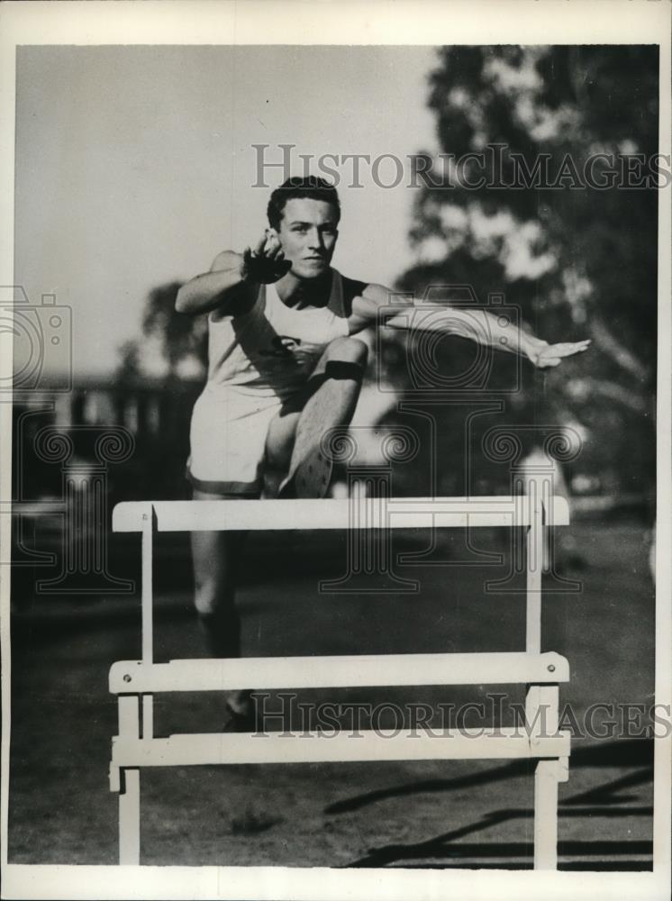 1932 Press Photo Gus Meier Stanford University sophmore at hurdles - nes34420 - Historic Images