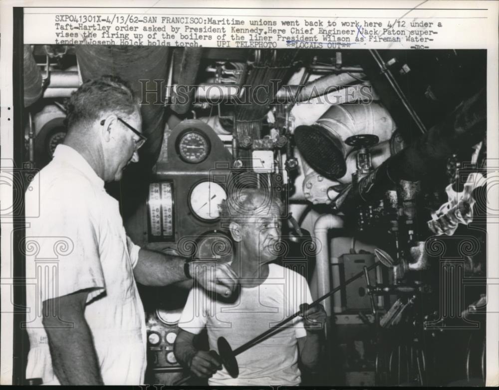 1962 Press Photo Chief Engineer Jack Paton Supervises President Wilson - Historic Images