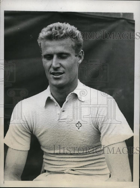 1934 Press Photo Lester Stoefen at Merion Tennis club Davis Cup team training - Historic Images