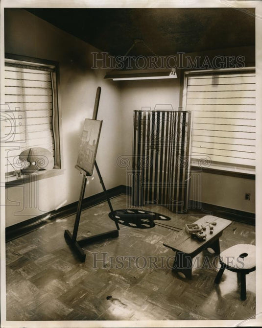 1952 Press Photo Recreation Rooms Caters to Hobbies of Dunlops Linoleum Floor - Historic Images