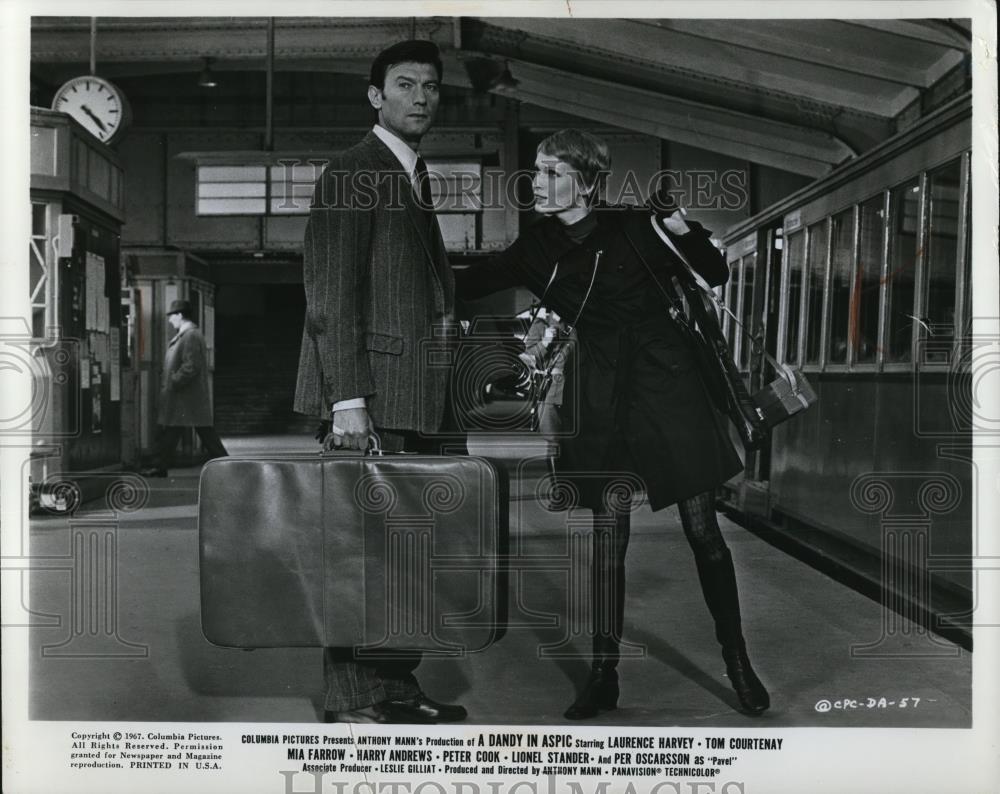 1969 Press Photo Mia Farrow and Laurence Harvey star in A Dandy in Aspic - Historic Images