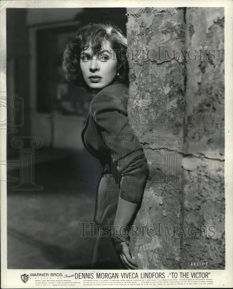 1948 Press Photo Vivicle Finfors Dennis Morgan To The Victor - cvp38088 - Historic Images